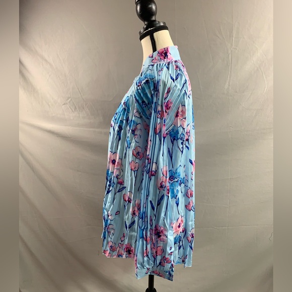 Blue Boho Floral Print Button Down Pleated Shirt - Picture 8 of 8